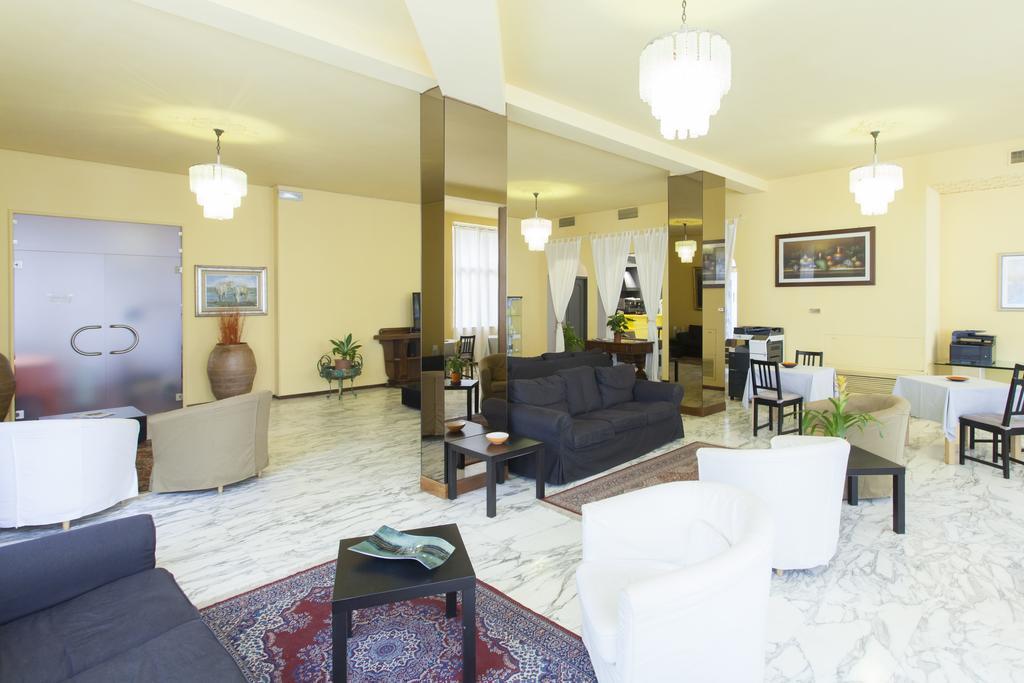 Hotel Roma サルソマッジョーレ・テルメ エクステリア 写真